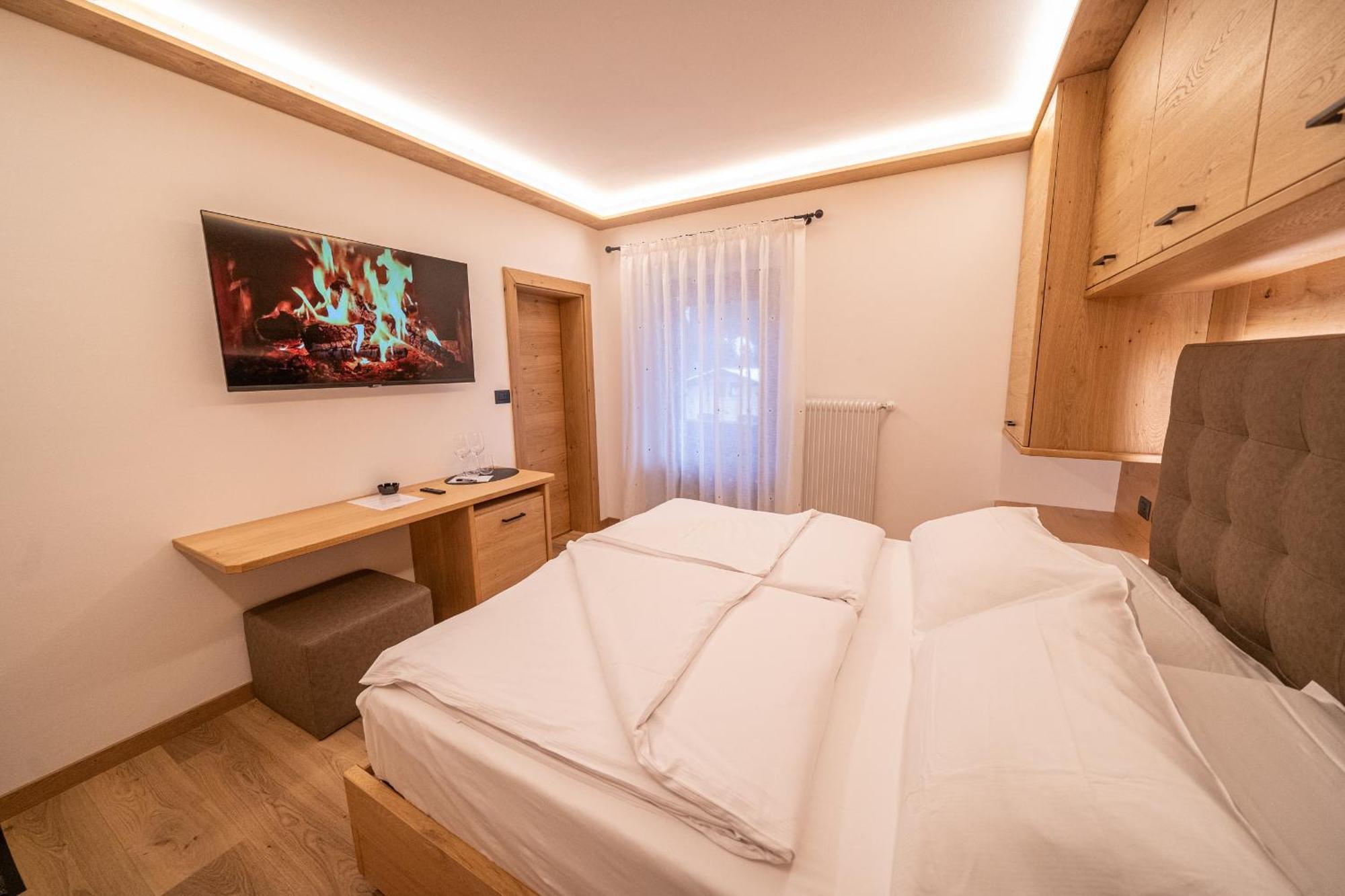 Hotel Fontana Sappada Bagian luar foto
