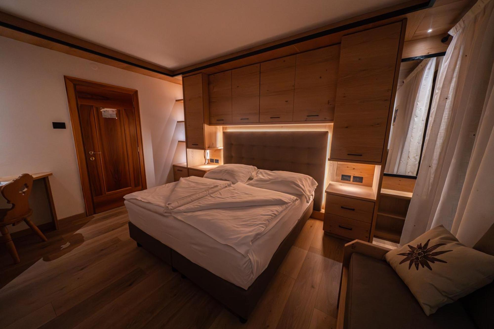 Hotel Fontana Sappada Bagian luar foto