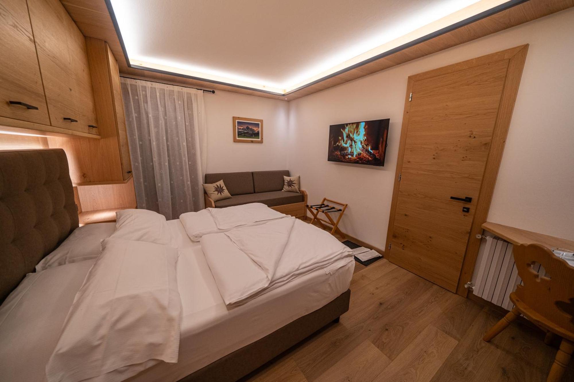 Hotel Fontana Sappada Bagian luar foto